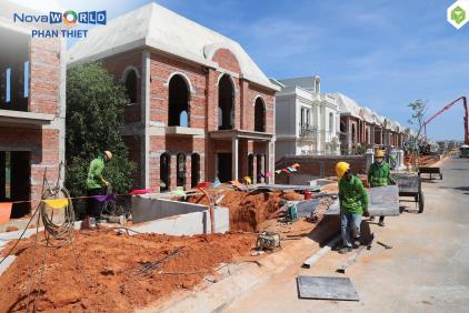 GOLF VILLAS TĂNG TỐC HOÀN THIỆN, HÀNG TRĂM BIỆT THỰ TIẾP TỤC ĐƯỢC BÀN GIAO TRONG QUÝ 2/2025
