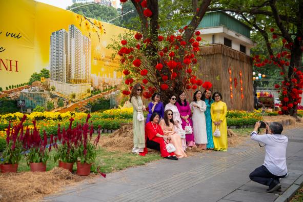 KHU “ĐẤT VÀNG” 12 LÊ DUẨN RỰC RỠ SẮC XUÂN DỊP TẾT BÍNH NGỌ