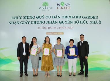 CHÚC MỪNG QUÝ CƯ DÂN KHU PHỨC HỢP ORCHARD GARDEN NHẬN SỔ HỒNG