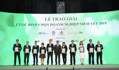 NOVALAND TIẾP TỤC ĐƯỢC VINH DANH TẠI LỄ BÌNH CHỌN DOANH NGHIỆP NIÊM YẾT 2019