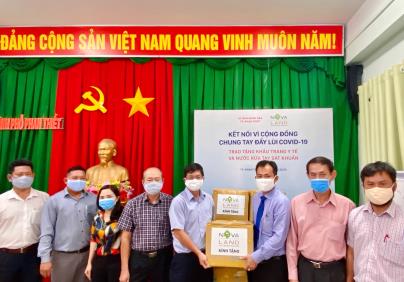 Tập đoàn Novaland tặng khẩu trang và nước sát khuẩn cho thành phố Phan Thiết