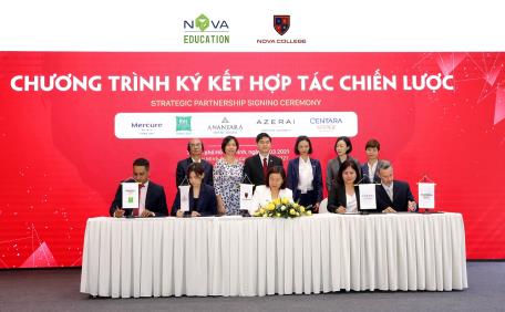 LỄ RA MẮT NOVA EDUCATION GROUP VÀ CHƯƠNG TRÌNH KÝ KẾT HỢP TÁC CHIẾN LƯỢC