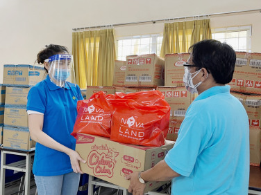 8.000 phần quà được trao tặng các hộ khó khăn tại TP.HCM, Bà Rịa Vũng Tàu