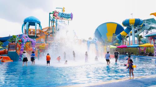 WONDERLAND WATER PARK THU HÚT HÀNG NGHÌN LƯỢT KHÁCH TRẢI NGHIỆM TRONG NGÀY ĐẦU ĐÓN KHÁCH